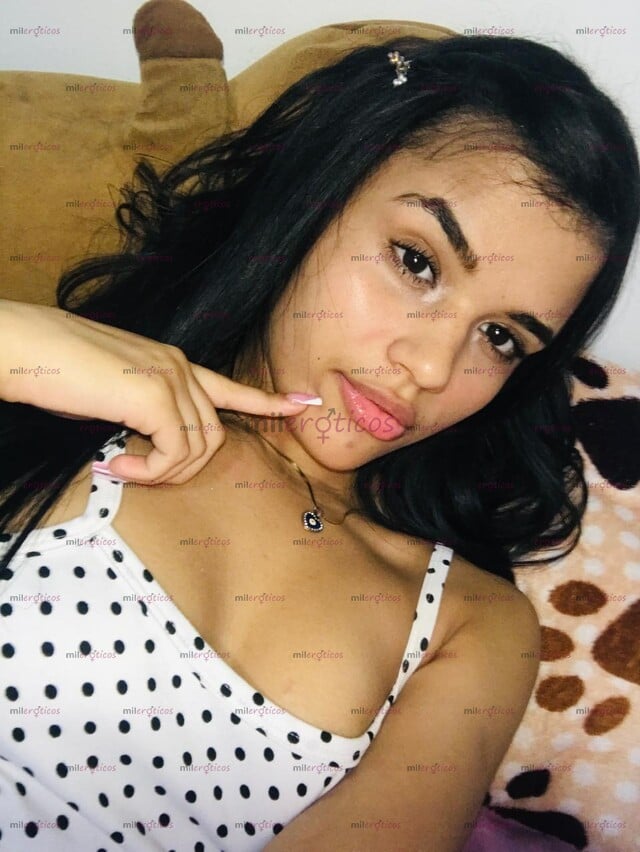 FOTOS DE FLACA CON UNA BUENA COLA Y VAGINA CARNUDA BIEN APRETADITA MOJADITA