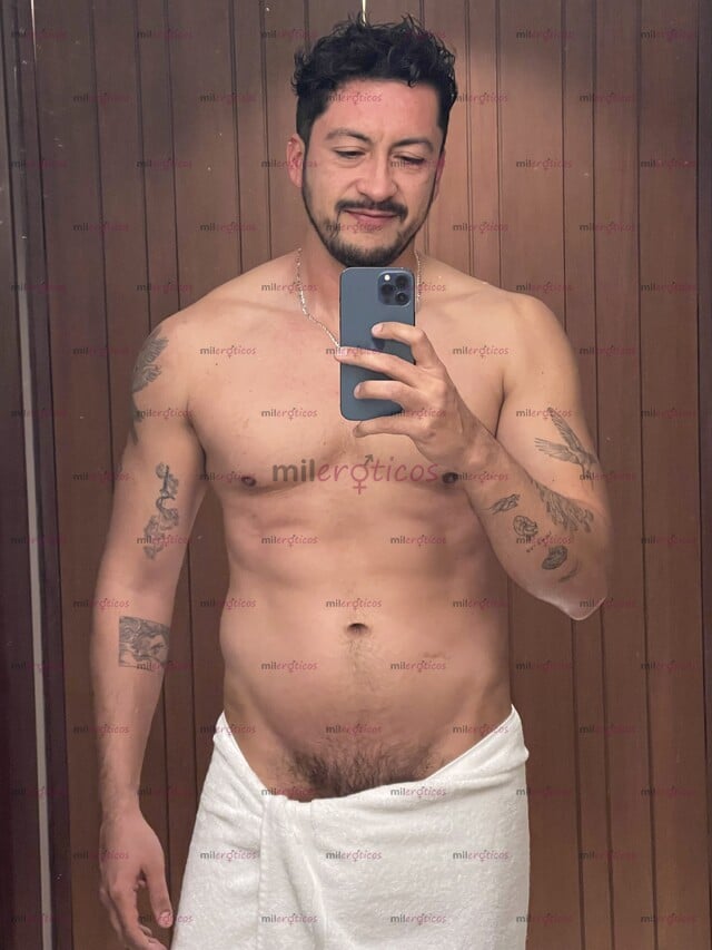 FOTOS DE ACTIVO, ALTO, MORBOSO CALIENTE, CON GANAS DE DILATARLE EL CULO A PUNTA DE LENGUA