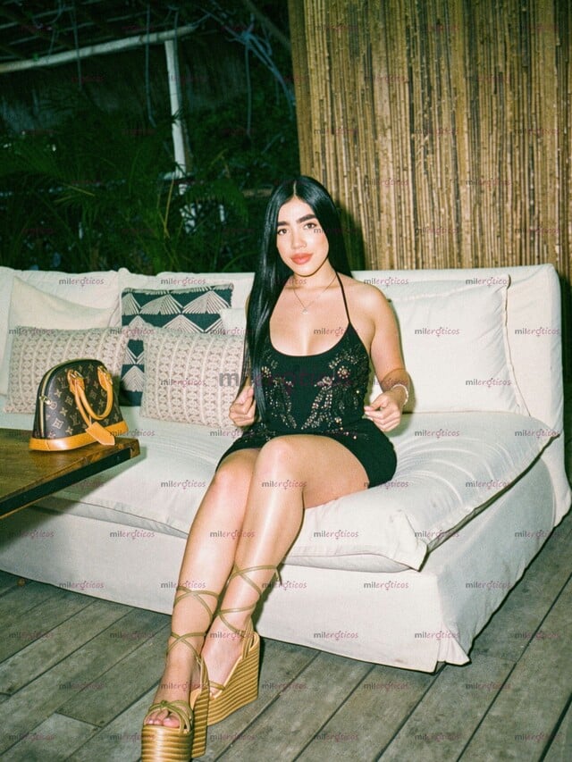 FOTOS DE STEFANY PRECIOSA COLOMBIANA EXCLUSIVA PARA BUEN GUSTO FINA Y LIMPIECITA