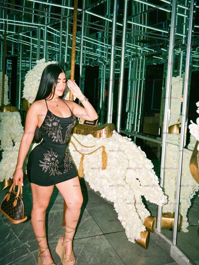 FOTOS DE STEFANY PRECIOSA COLOMBIANA EXCLUSIVA PARA BUEN GUSTO FINA Y LIMPIECITA