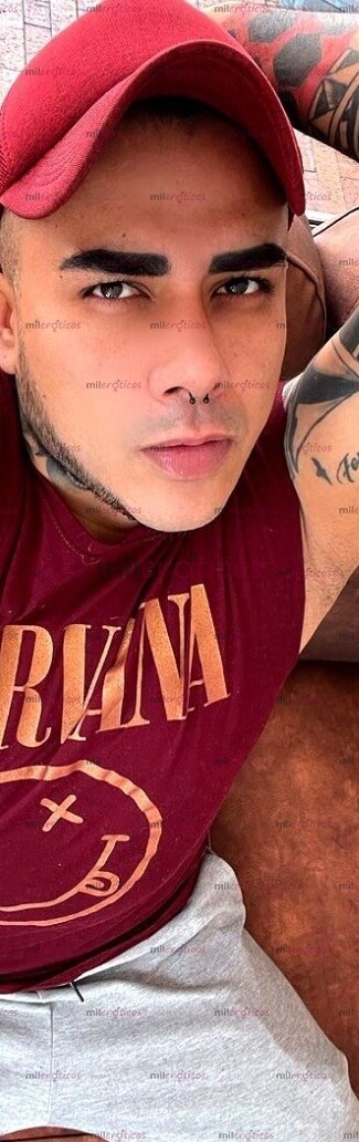 FOTOS DE SERIO VARONIL GRUESO ACUERPADO VERSÁTIL DOTADO TATOADO MUY EDUCADO