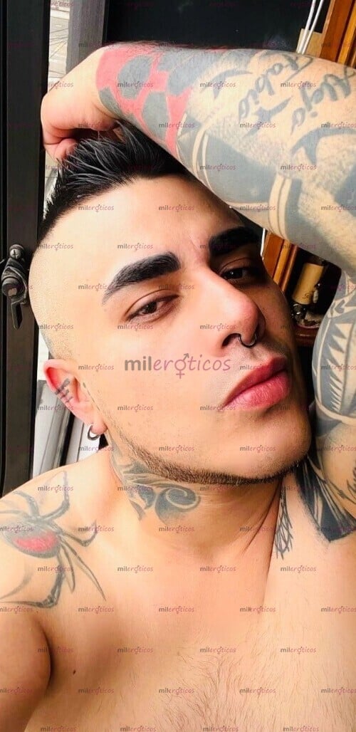 FOTOS DE SERIO VARONIL GRUESO ACUERPADO VERSÁTIL DOTADO TATOADO MUY EDUCADO