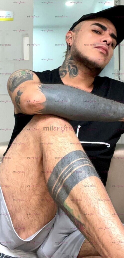 FOTOS DE SERIO VARONIL GRUESO ACUERPADO VERSÁTIL DOTADO TATOADO MUY EDUCADO