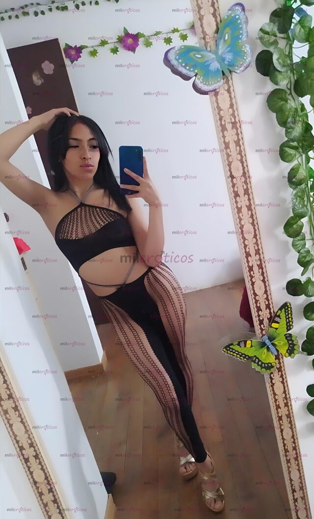FOTOS DE LA COMBINACIÓN FAVORITA: BAJITA Y DELGADA. 18 MORENA RICA VEN A VER!!!