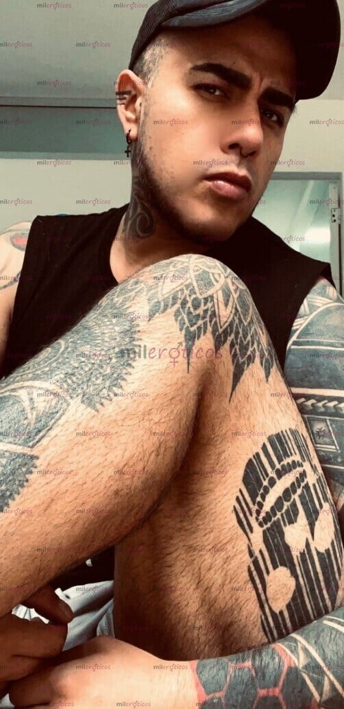 FOTOS DE SERIO VARONIL GRUESO ACUERPADO VERSÁTIL DOTADO TATOADO MUY EDUCADO