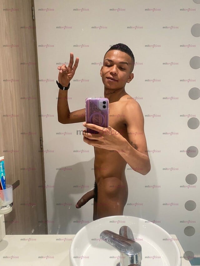 FOTOS DE MORENO JOVEN SUPER DOTADO Y CALIENTE LISTO PARA COMPLACERTE