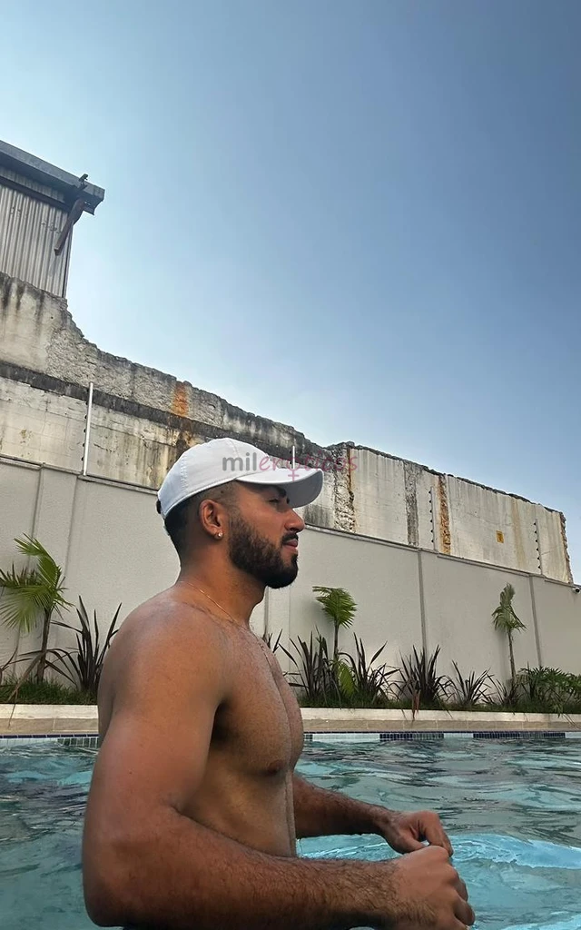 Paraense discreto e recem chegado em sp simpatico atento e cheio de presenca gosto de conexao verdadeira quimica boa e daquelas experiencias que deixa...