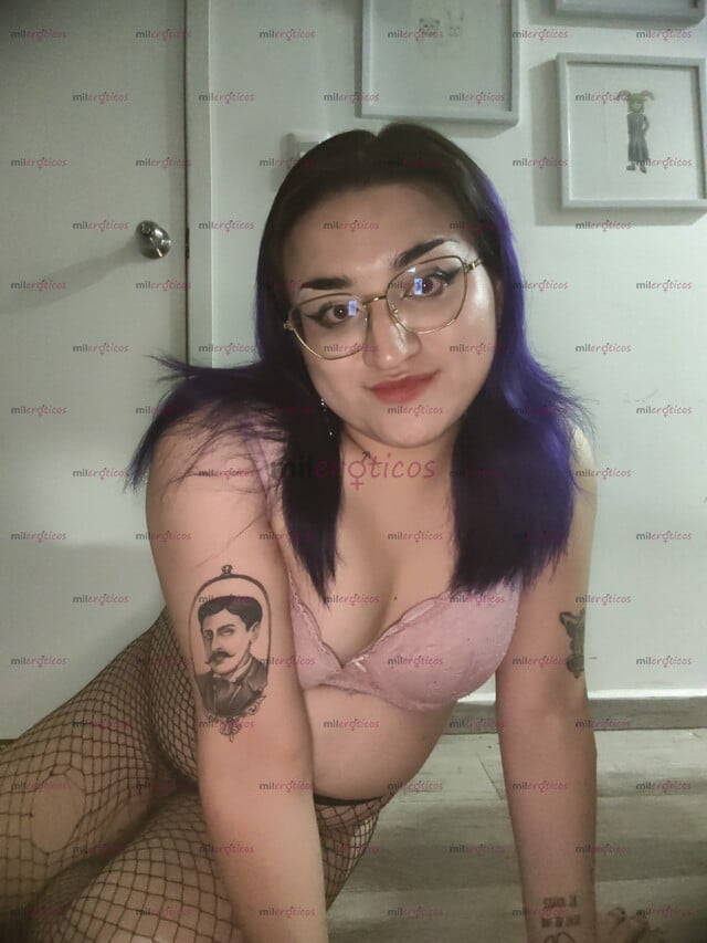 FOTOS DE LOLA. CHICA TRANS GÓTICA CURVY DOMME BDSM Y AÚN MÁS