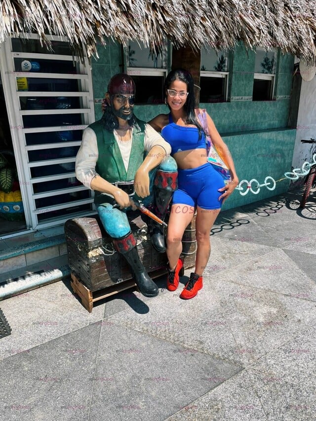 FOTOS DE HOLA MI AMOR SOY NEBRY UNA VENEZOLANA RICA Y DIVINA TE INVITO A COMERME
