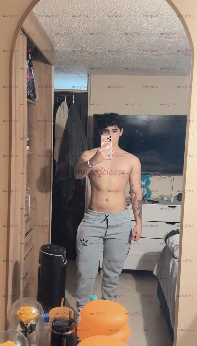 FOTOS DE JOVEN PASIVO, COMPLACIENTE CON BUEN CULO