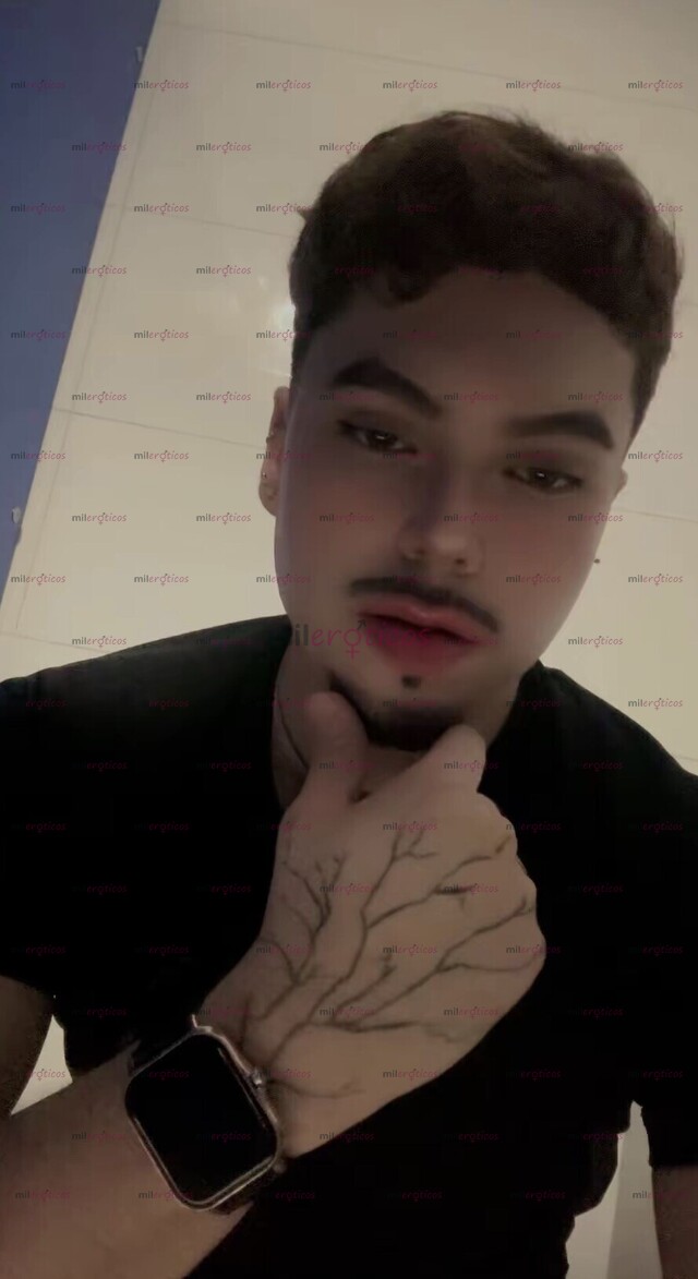FOTOS DE CHICO DE 23 AÑOS COMPLACIENTE HABLAME YA