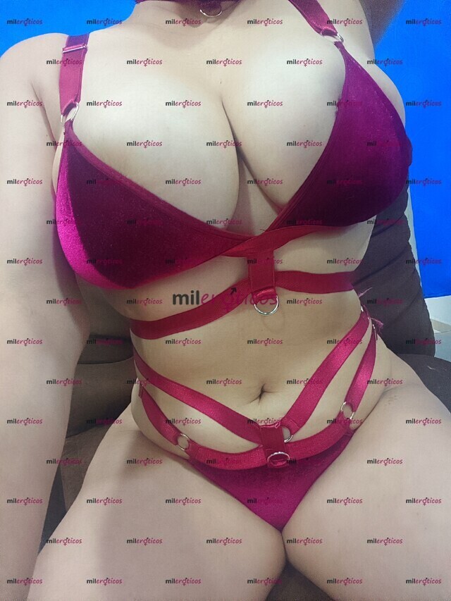 FOTOS DE HERMOSA TETONA CALIENTE CON SENOS NATURALES BB MUY COMPLACIENTE
