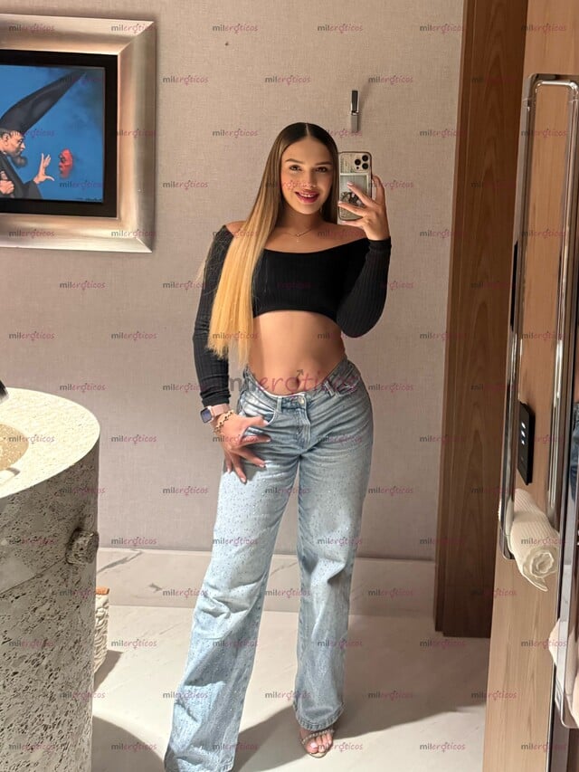 FOTOS DE HERMOSA COLOMBIANA DISPONIBLE PARA COMPLACER TUS DESEOS