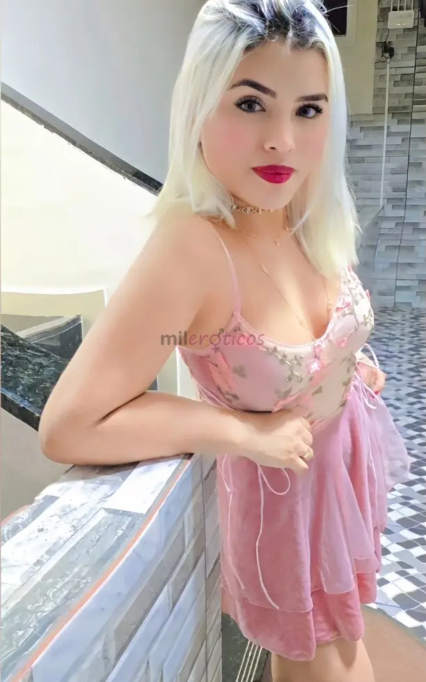 Sou extremamente discreta e carinhosa adoro conversar ouvir e trocar carinho acredito que a vida esta ai pra ser vivida da melhor maneira possivel a j...