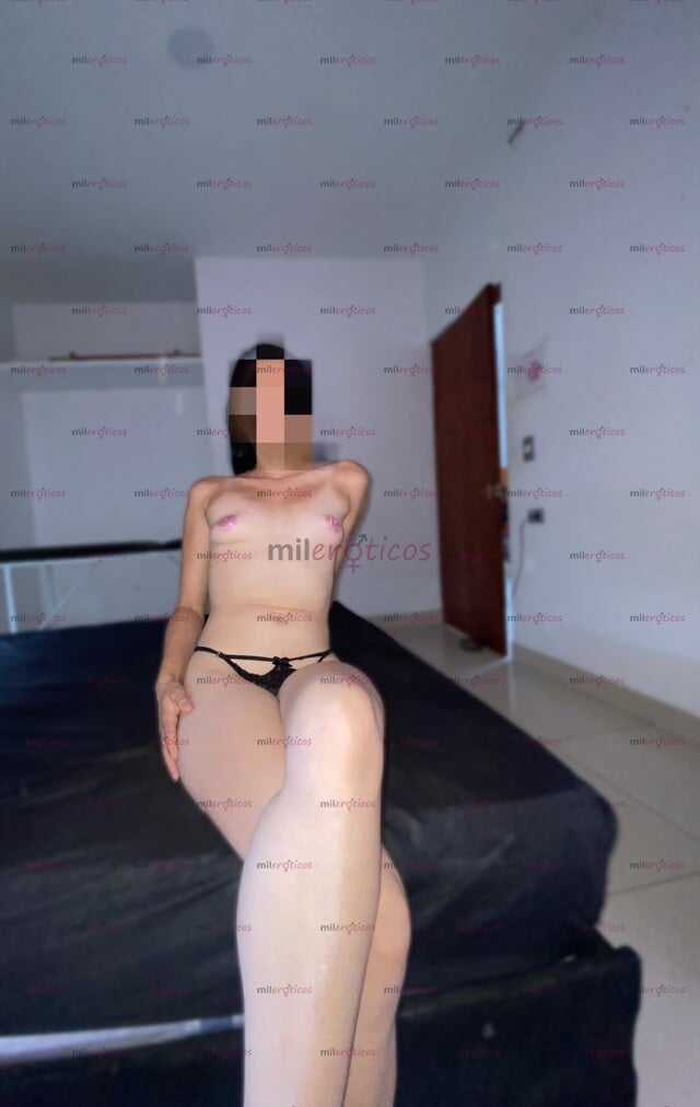 FOTOS DE SAMANTA FLAQUITA CON GANAS DE PASARLA RICO