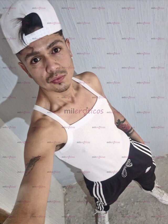 FOTOS DE ACTIVO , (CON GUSTO A QUE ME DEN BESO NEGRO Y LAMIDAS DE PEZONES)