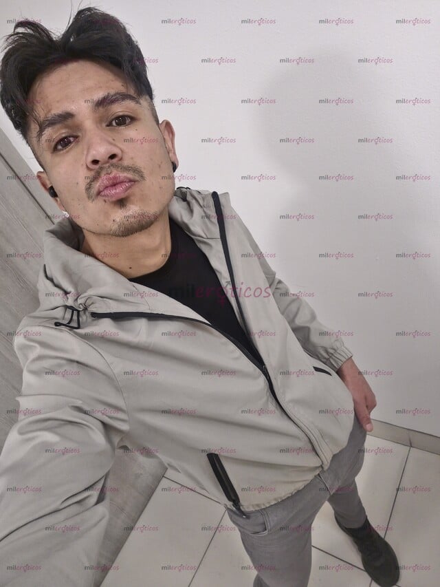 FOTOS DE ACTIVO , (CON GUSTO A QUE ME DEN BESO NEGRO Y LAMIDAS DE PEZONES)