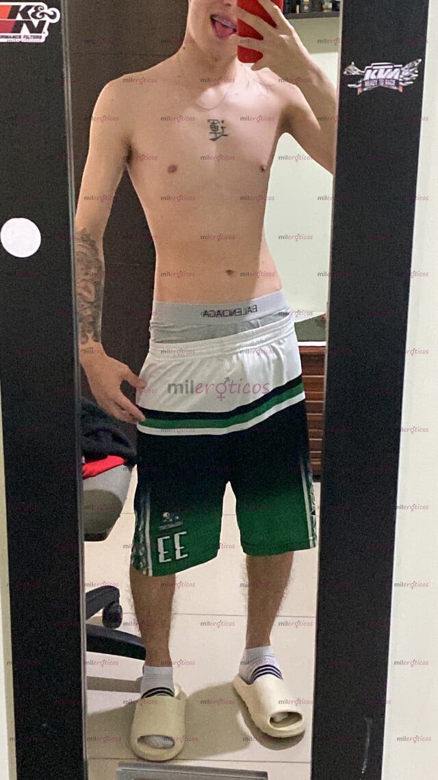 FOTOS DE EN TOBERIN MATHIAS POLLO LECHERO Y COMPLACIENTE, TRATO PORNO PARA CLIENTES EXI