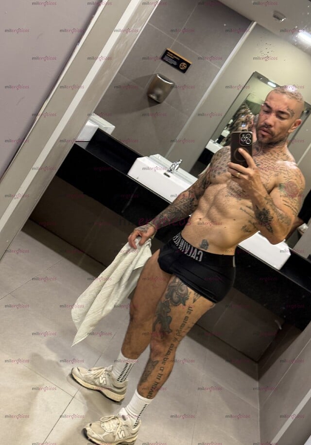 FOTOS DE DISCRETO, MASCULINO Y DISPUESTO A COMPLACERTE MÁS DE LO QUE IMAGINAS