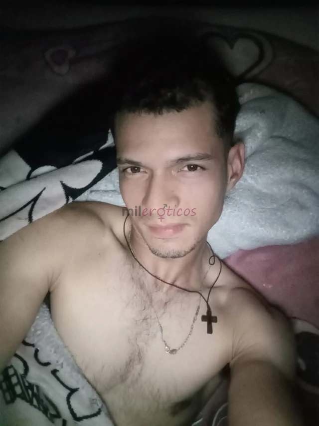 Hola mi nombre es roswual ofresco mis servicios virtuales no hago encuentros vendo videos y fotos videollamadas todo a eleccion soy paciente les se at...