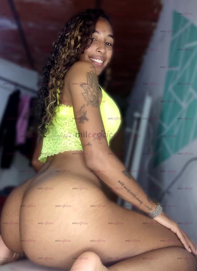 FOTOS DE MORENA DE FUEGO Y EXQUISITA, MIRA MI RICA PUCHITA