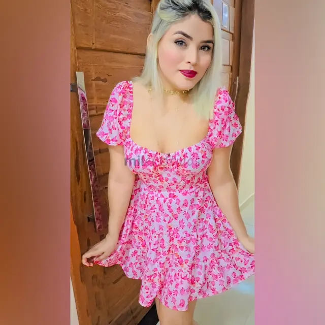 Sou extremamente discreta e carinhosa adoro conversar ouvir e trocar carinho acredito que a vida esta ai pra ser vivida da melhor maneira possivel a j...