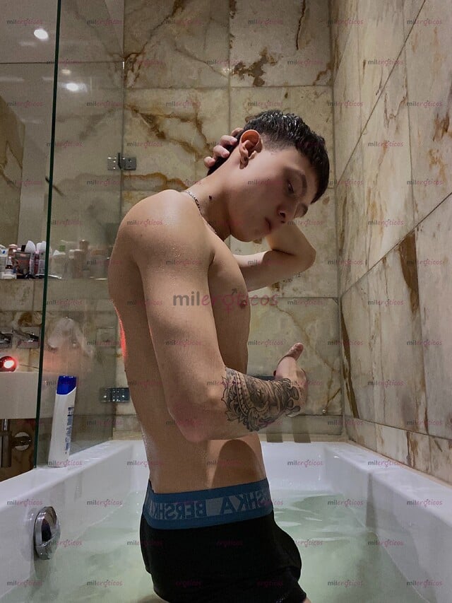 FOTOS DE MATHIAS POLLO VERGON FULL ERECCIÓN CALIENTE Y ATENTO, COMPLACIENTE Y MASCULINO