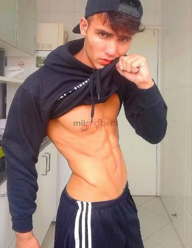 Ola tudo bem me chamo kael sou acompanhante faco massagens tbm e atendo presencial e tbm virtualmente tenho experiencia com video chamada caso fique t...