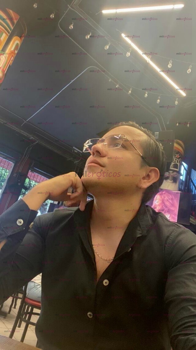 FOTOS DE CHICO GUAPO Y SEXY LISTO PARA SACAR LECHE Y QUE APRECIES MI LINDO CULITO