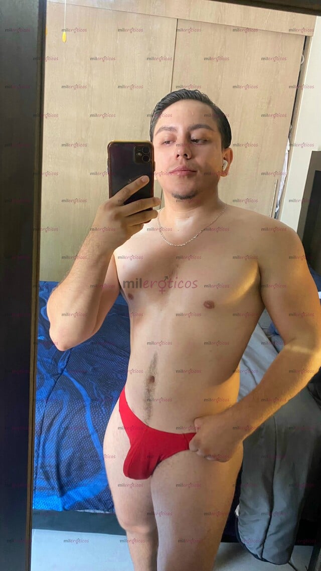 FOTOS DE CHICO GUAPO Y SEXY LISTO PARA SACAR LECHE Y QUE APRECIES MI LINDO CULITO