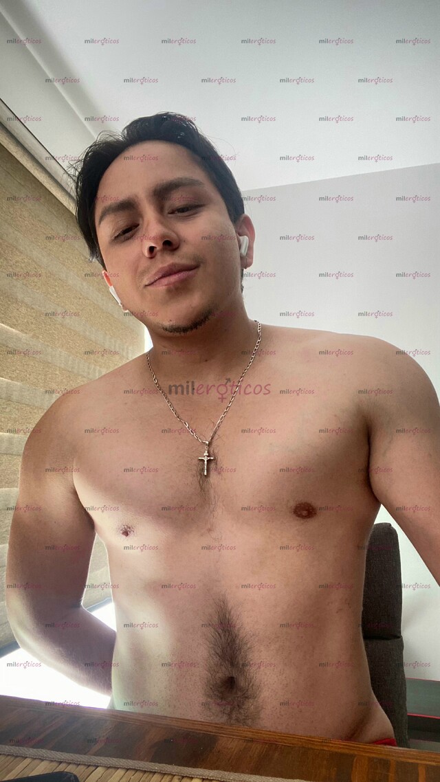 FOTOS DE CHICO GUAPO Y SEXY LISTO PARA SACAR LECHE Y QUE APRECIES MI LINDO CULITO