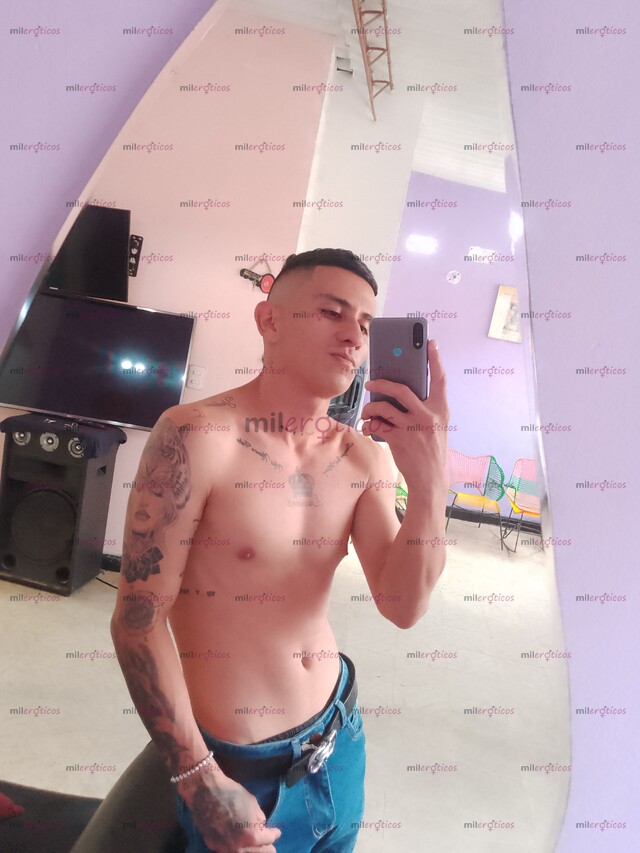 FOTOS DE SOY UN CHICO FLACO COMPLACIENTE DELGADO EXTROVERTIDO
