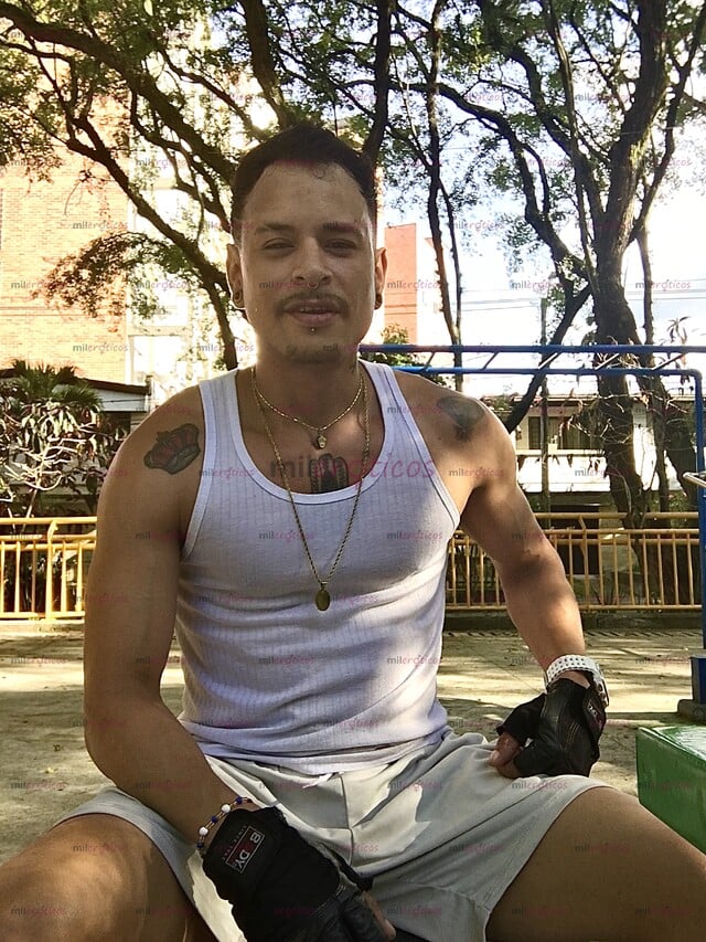 FOTOS DE DOMINÓ PUTICAS BIEN CERDAS PA MÉARLAS POR DENTRO RICO COMO ES Y DARLE MANO