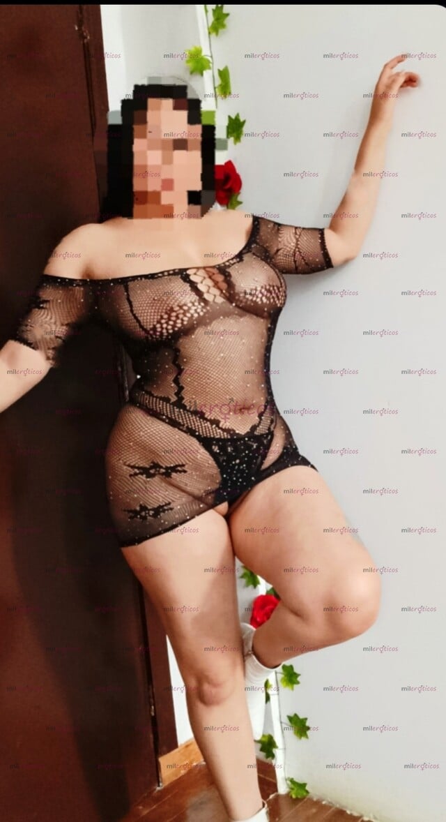 FOTOS DE NAOMI CURVY HERMOSA DAMA COMPLACIENTE PARA TI