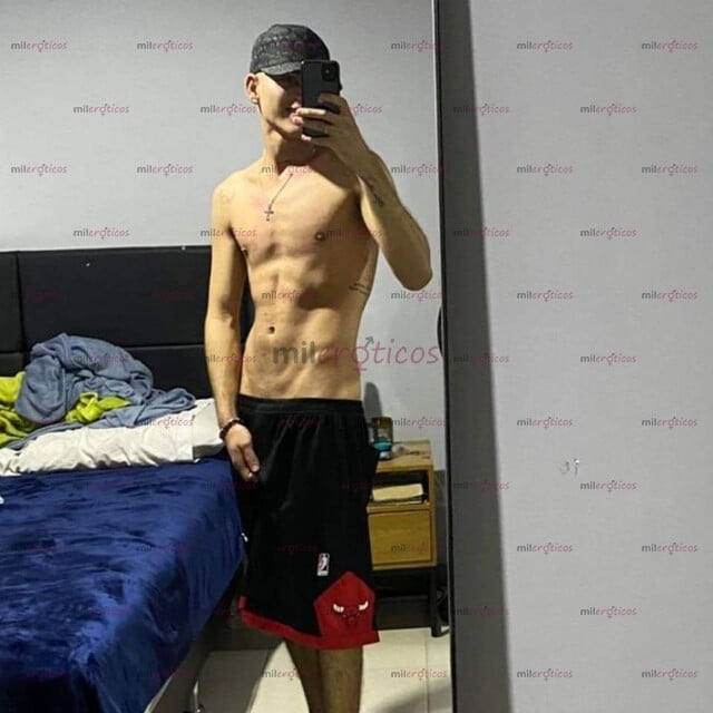 FOTOS DE MACHO SERIO CON BUENA DOTACIÓN DISPONIBLE PARA COMPLACERTE