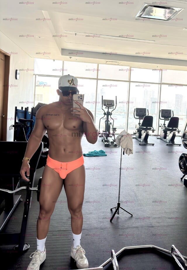 FOTOS DE MODELO SCORT MASAJISTA. MORENO SEXY MUSCULOSO DISPONIBLE
