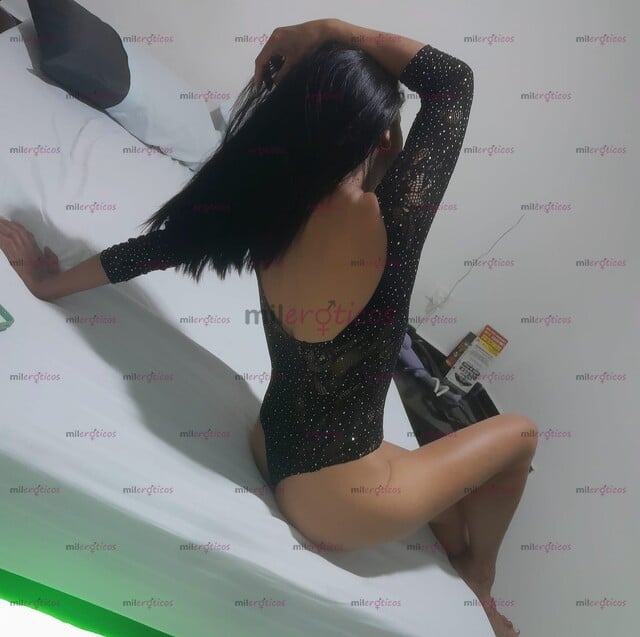 FOTOS DE HERMOSA NINFONA RECIEN LLEGADA DISPUESTA A COMPLASERTE EN TUS MAS RICOS DESEOS