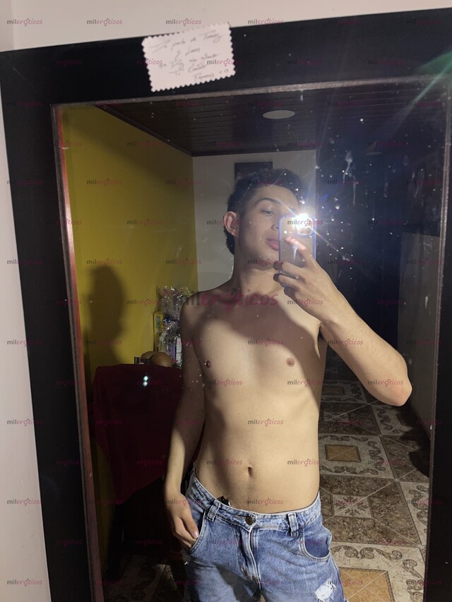FOTOS DE MES DE PROMOS PAISA ARRECHO, DISPUESTO A COMPLACERTE