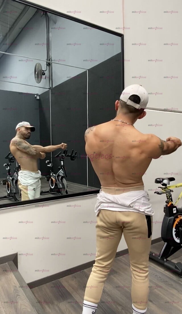 FOTOS DE KEVIN: CUERPO ATLÉTICO Y DOTADO PLACER SIN LÍMITES