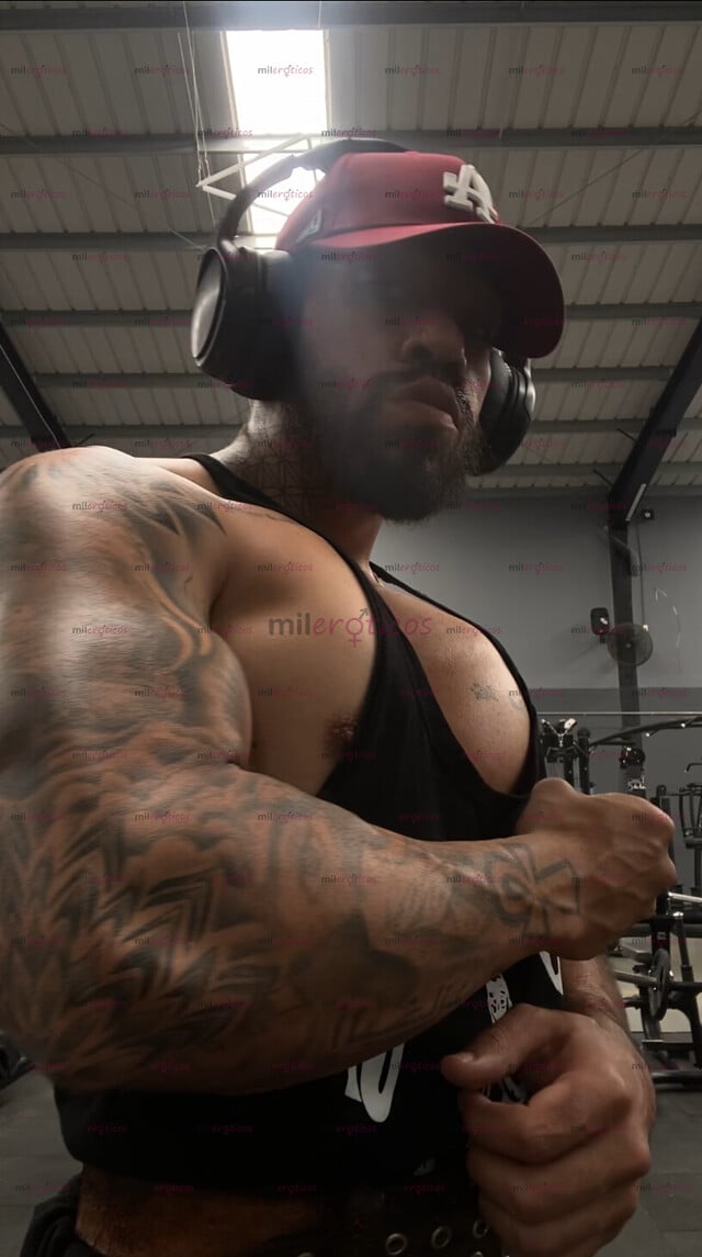 FOTOS DE KEVIN: CUERPO ATLÉTICO Y DOTADO PLACER SIN LÍMITES
