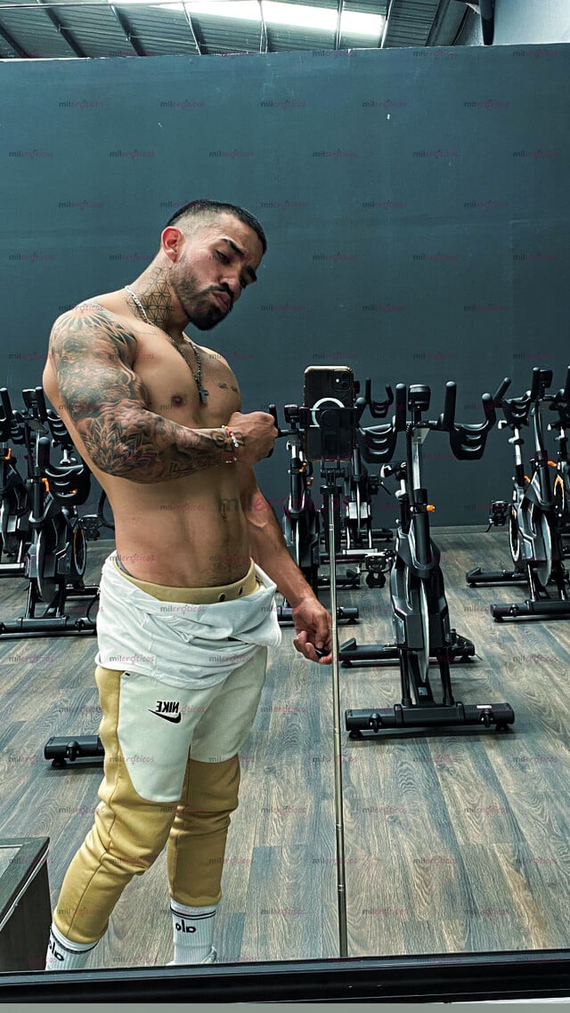 FOTOS DE KEVIN: CUERPO ATLÉTICO Y DOTADO PLACER SIN LÍMITES