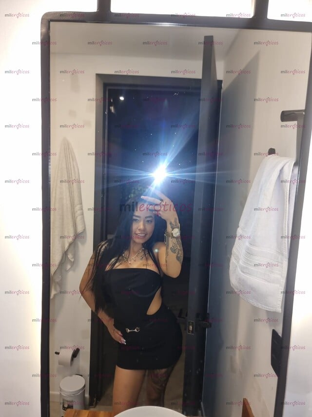 FOTOS DE TATUADITA, PELI NEGRA, PIEL SUAVE, COMPLACIENTE