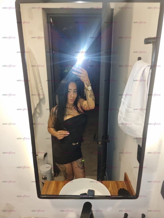 FOTOS DE TATUADITA, PELI NEGRA, PIEL SUAVE, COMPLACIENTE