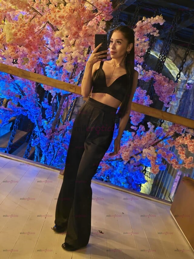 FOTOS DE ALLISON ESCORT VIP PREMIUM EN LAURELES ELEGANCIA Y DISCRECIÓN TOTAL