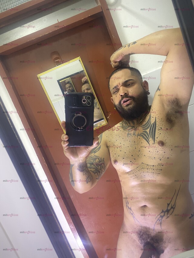 FOTOS DE MAN NUEVO SERIO TATUADO FUL COMPLACIENTE