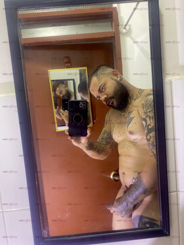 FOTOS DE MAN NUEVO SERIO TATUADO FUL COMPLACIENTE