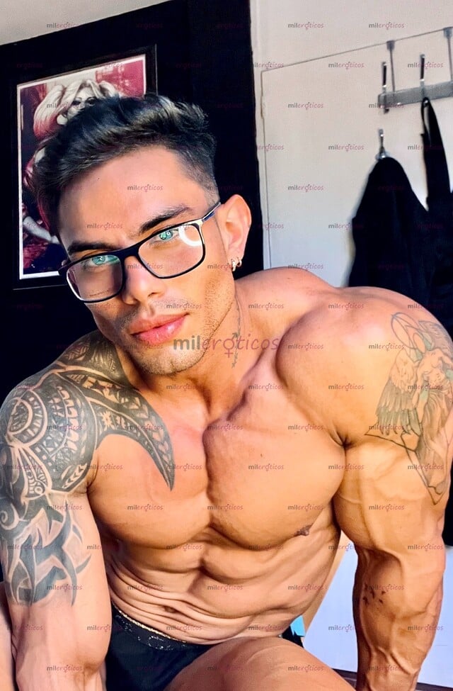 FOTOS DE MACHO MASAJISTA XXL DE CUERPO ATLÉTICO CON LUGAR PVT VIP