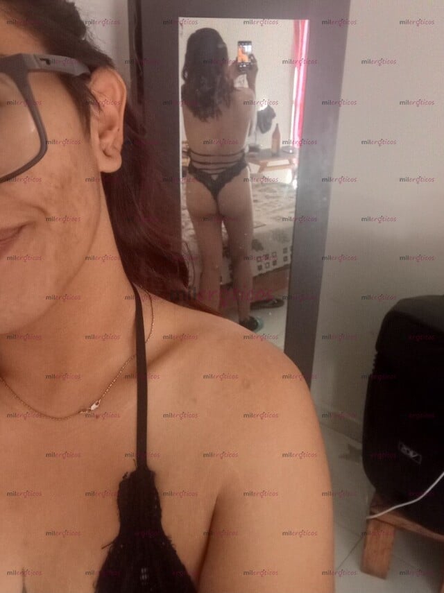 FOTOS DE CHICA FOGOSA, ALTA, MORENA, JOVENCITA; DISPONIBLE PARA TI.