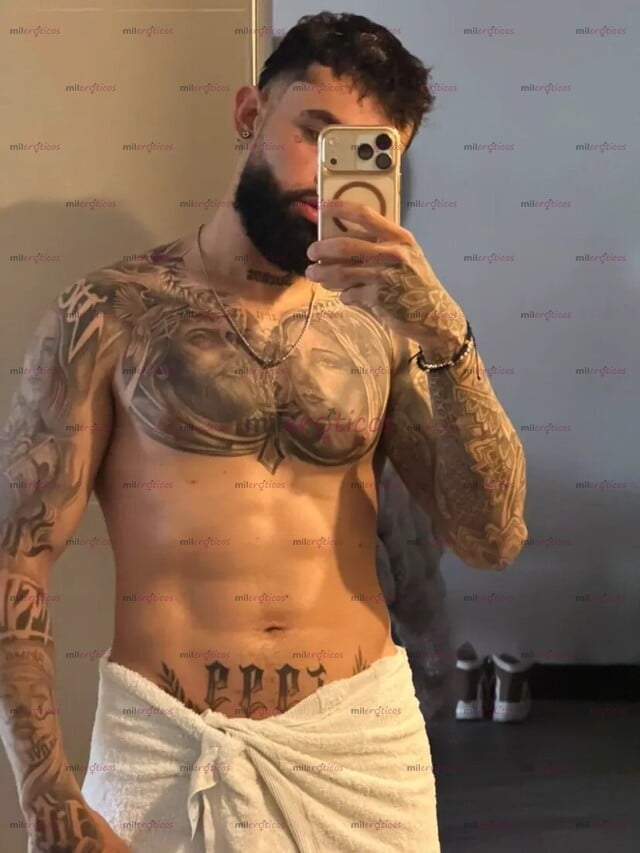 FOTOS DE MACHO DOTADO EXCLUSIVO DISCRETO DISPUESTO A COMPLACERTE TODAS TUS FANTASÍAS