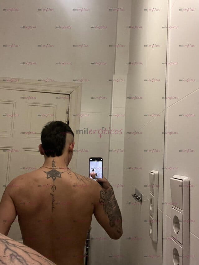 FOTOS DE CHICO JOVEN VERSÁTIL LLEGANDO A TU CIUDAD POR PRIMERA VEZ